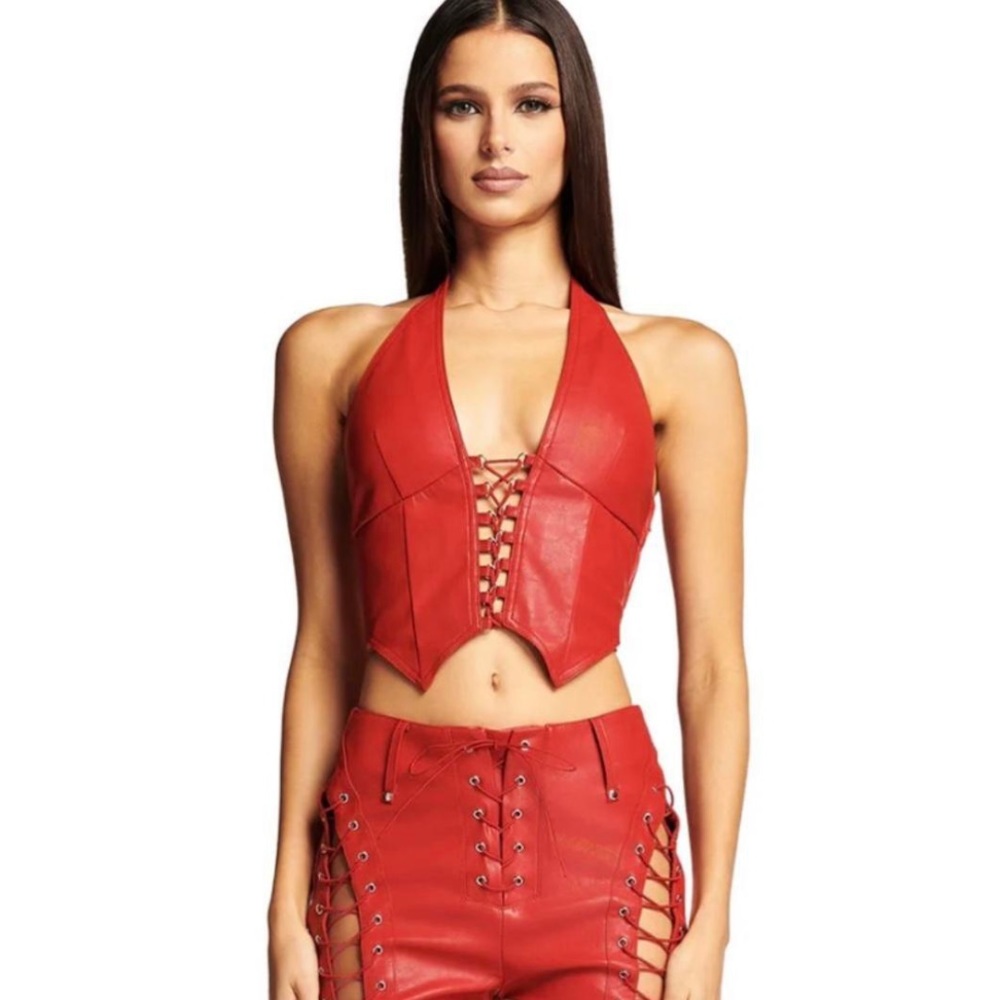 I.AM.GIA red boxes top